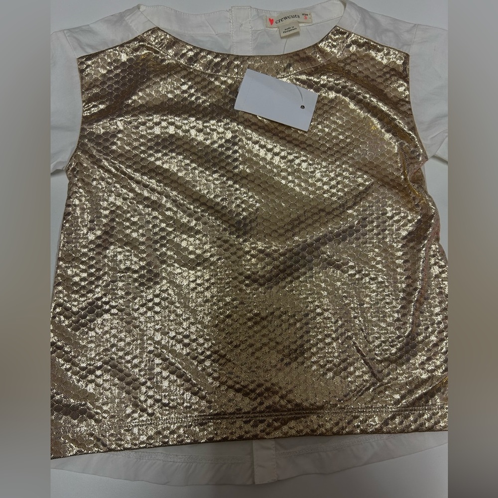 New with tag white and gold tee shirt.